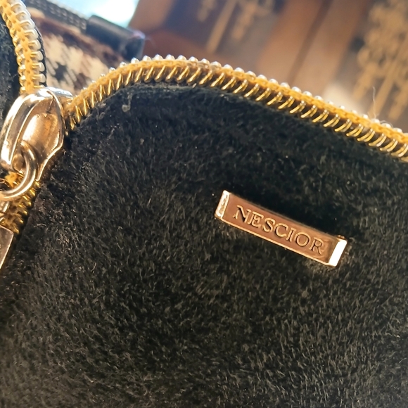 NESCIOR WOMEN'S BLACK AND GOLD LOW TOP BOOTS SIZE UNKNOWN I BELIEVE A 9 OR 10 - Picture 2 of 4